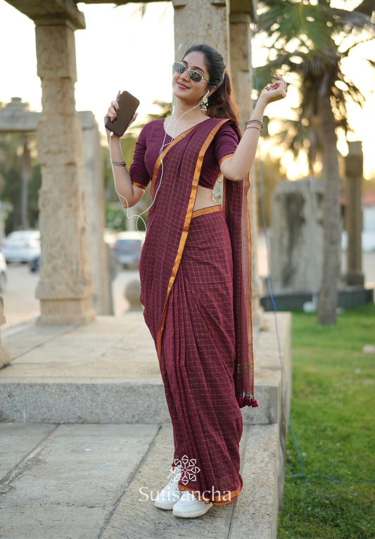 Dhiyona SS Golden Grid Classic Mul Cotton Saree