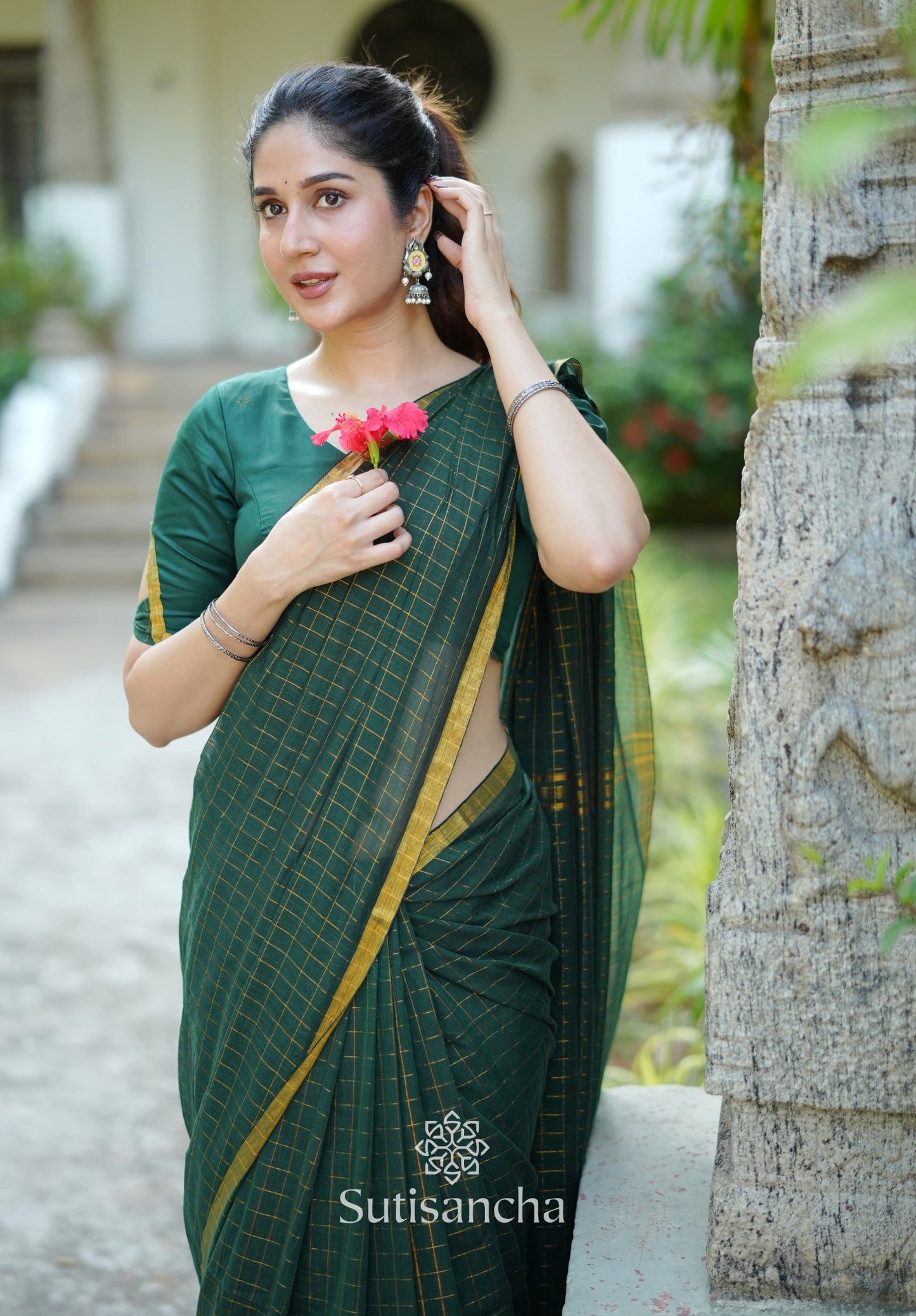 Dhiyona SS Golden Grid Classic Mul Cotton Saree