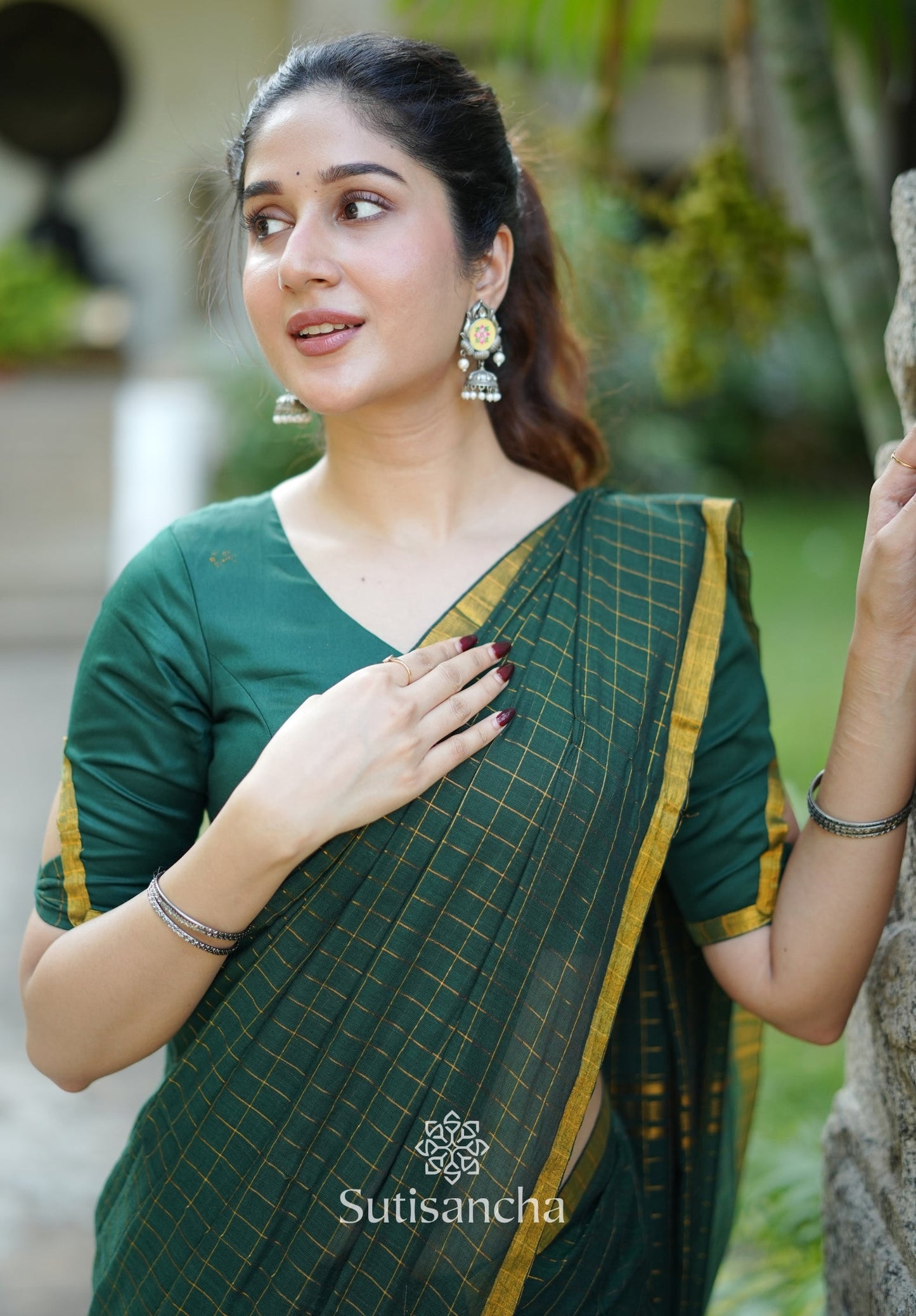 Dhiyona SS Golden Grid Classic Mul Cotton Saree