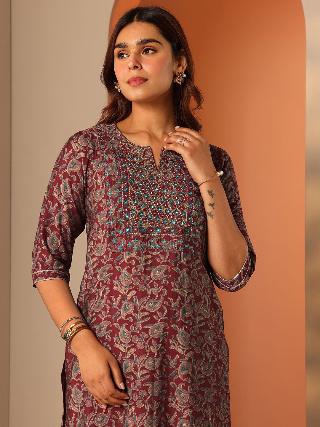 Paisley Printed Notch Neck Thread Work Straight Kurta With Trousers