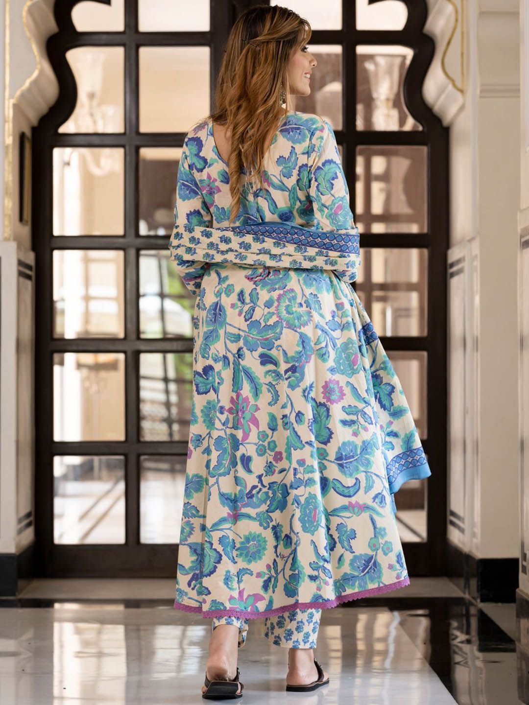 Dhiyona KL Women Floral Printed Regular Thread Work Pure Cotton Kurta with Trousers & Dupatta