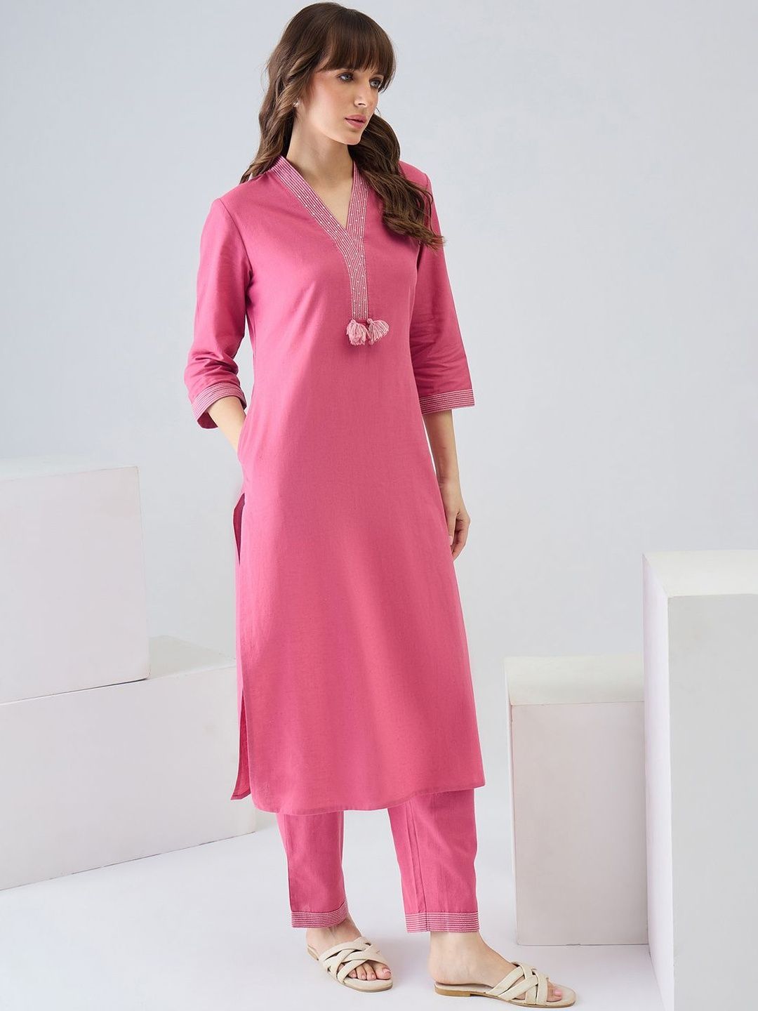 Dhiyona IE Women Regular Thread Work Kurta with Trousers