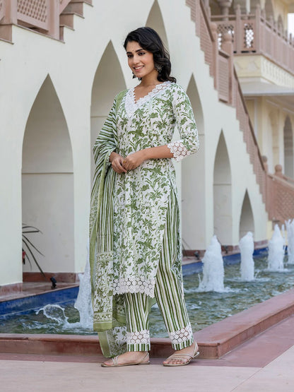 Dhiyona KL Women Floral Printed Regular Pure Cotton Kurta with Trousers & With Dupatta