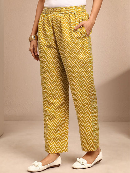 Women Ethnic Motifs Printed Regular Thread Work Kurta with Trousers & With Dupatta