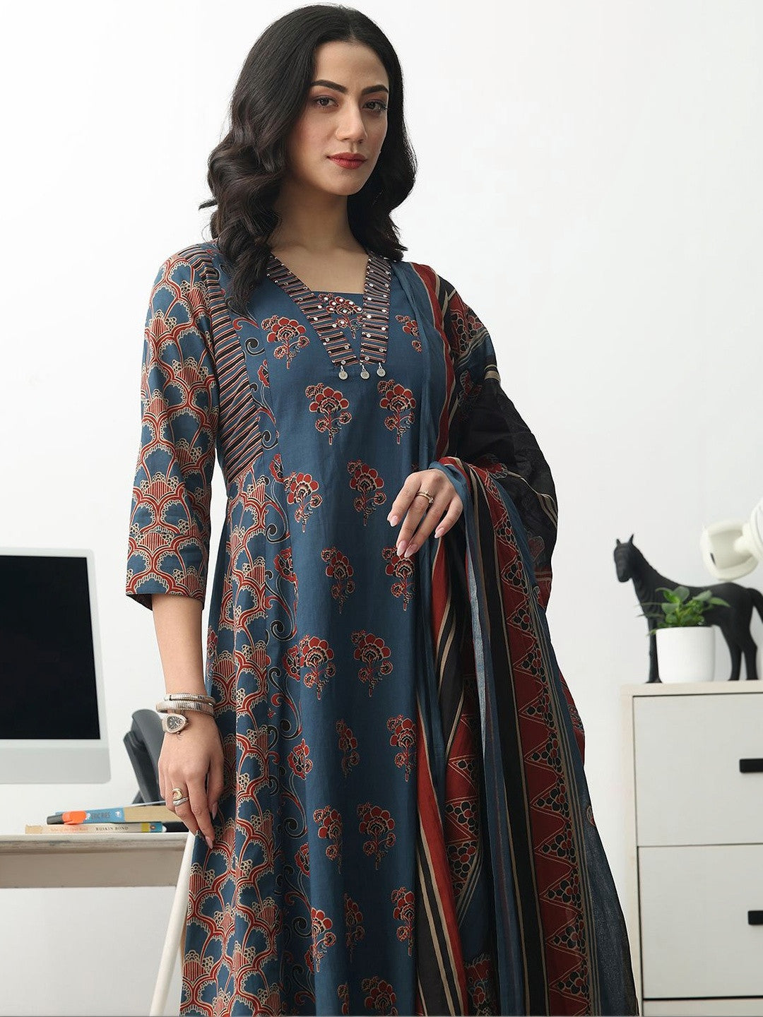 Women Ethnic Motifs Printed Regular Cotton Blend Kurta with Trousers & With Dupatta