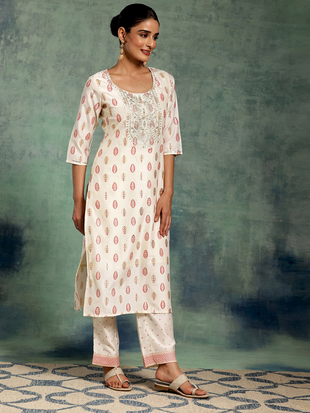 Women Ethnic Motifs Printed Regular Thread Work Kurta with Trousers & With Dupatta