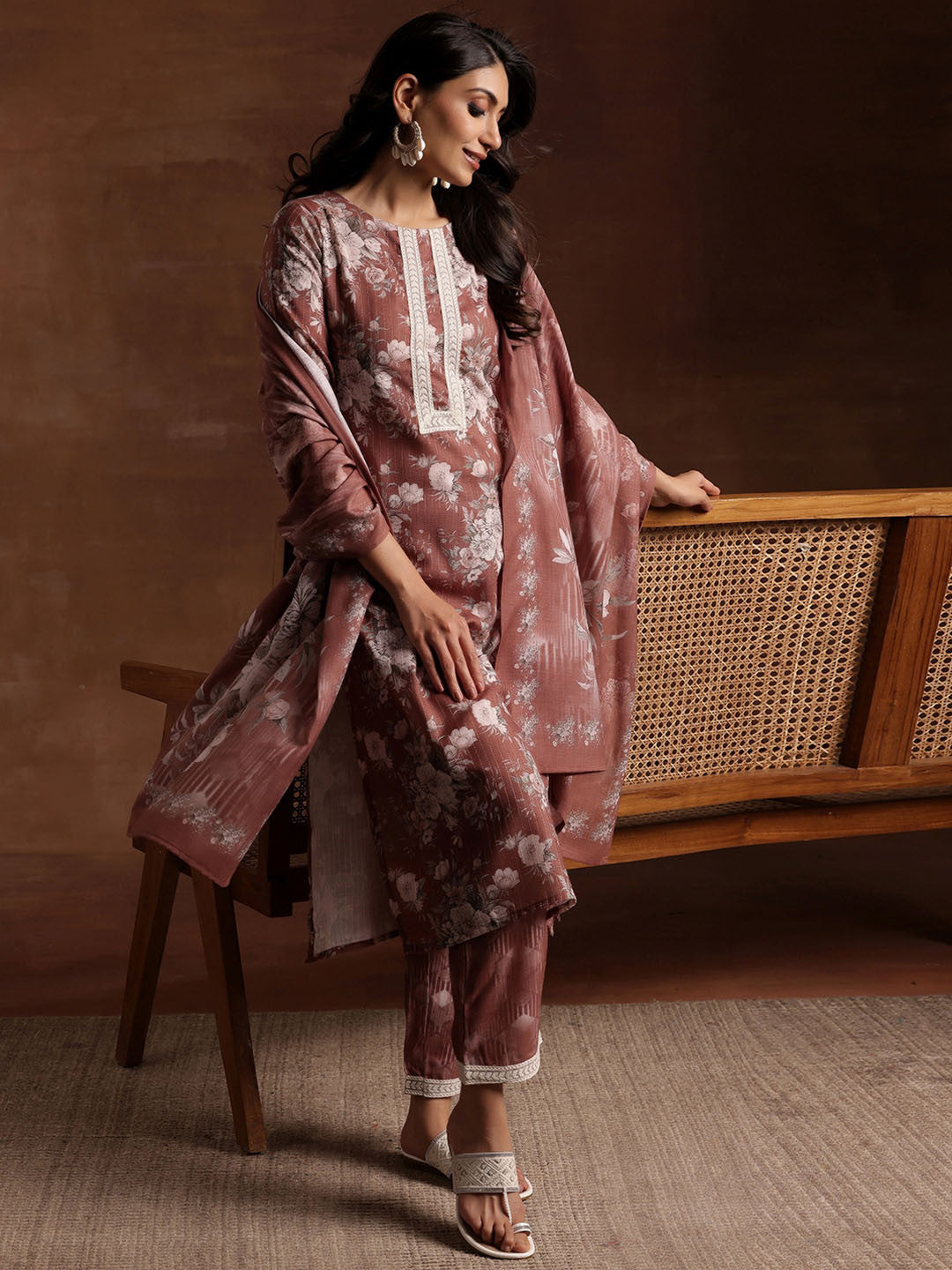 Women Floral Printed Regular Kurta with Trousers & With Dupatta