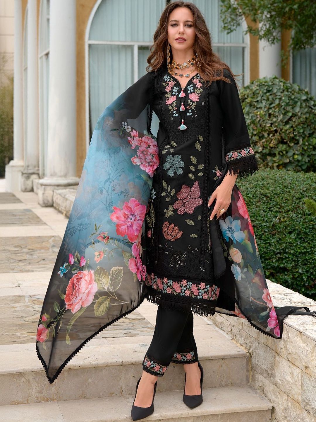 Dhiyona IE Women Floral Embroidered Regular Thread Work Pure Silk Kurta with Trousers & With Dupatta