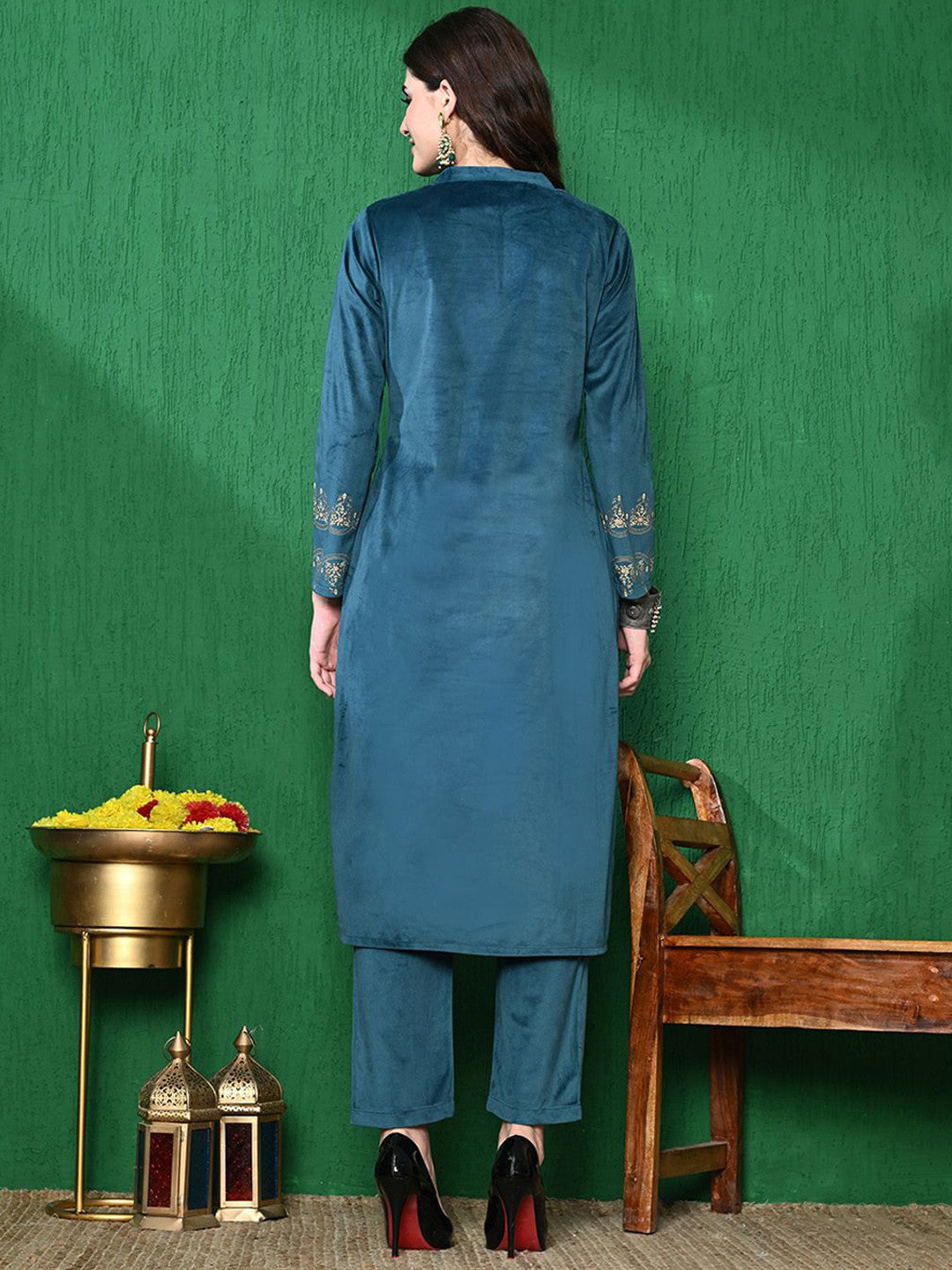 Ethnic Motifs Winter Velvet Straight Kurta & Trouser