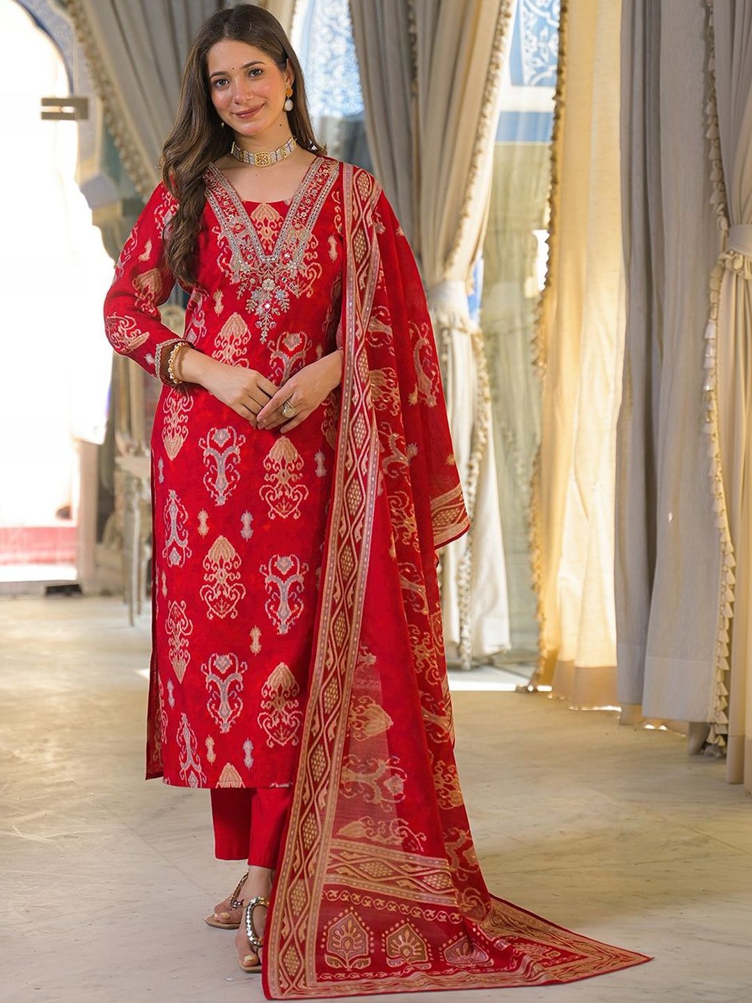 Dhiyona KL Women Ethnic Motifs Printed Regular Thread Work Kurta with Trousers & With Dupatta