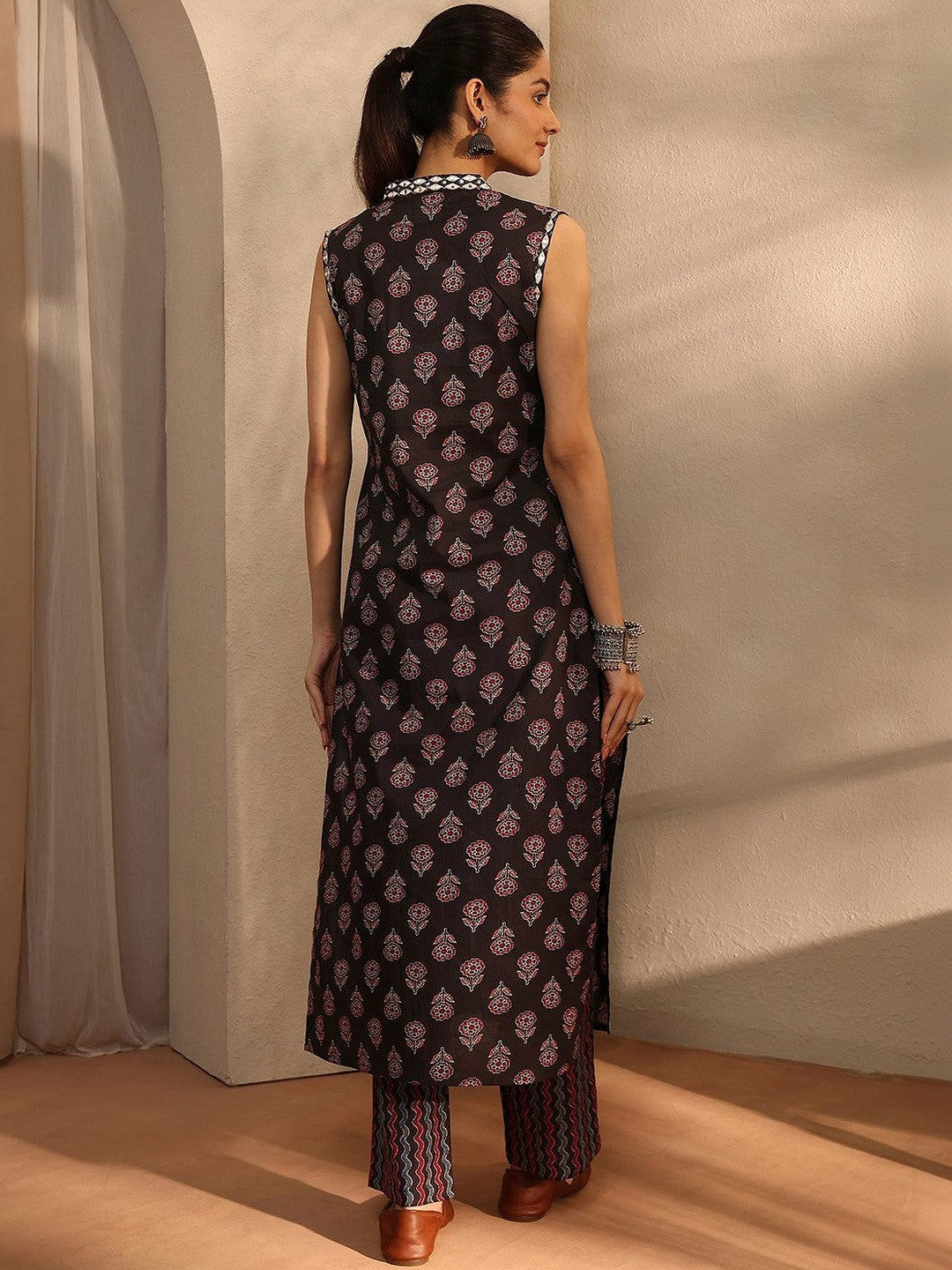 Women Ethnic Motifs Printed Regular Thread Work Kurta with Trousers