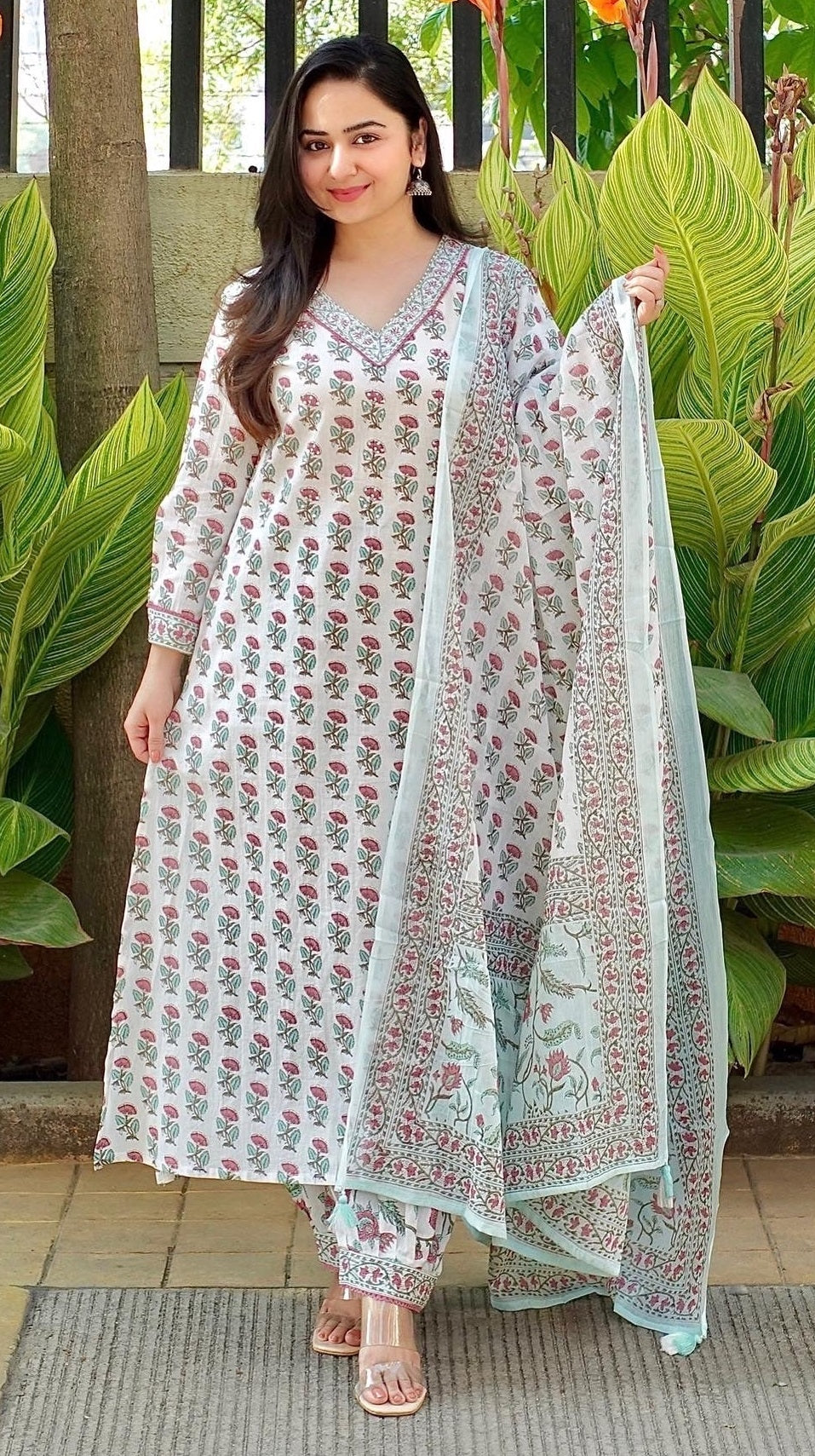 Women White Printed Viscose Rayon Kurta And Pant Set