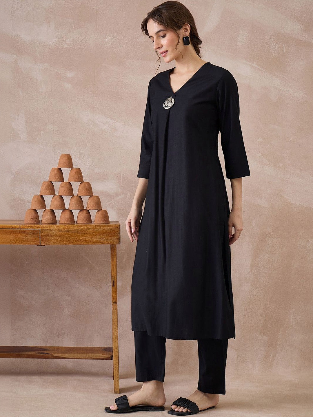 Women Regular Liva Kurta with Trousers