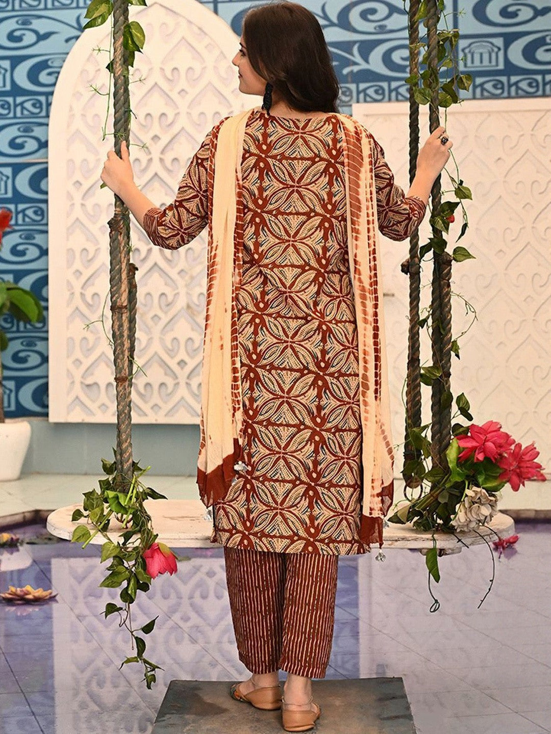 Ethnic Motifs Printed Thread Work Pure Cotton Kurta With Trousers & Dupatta