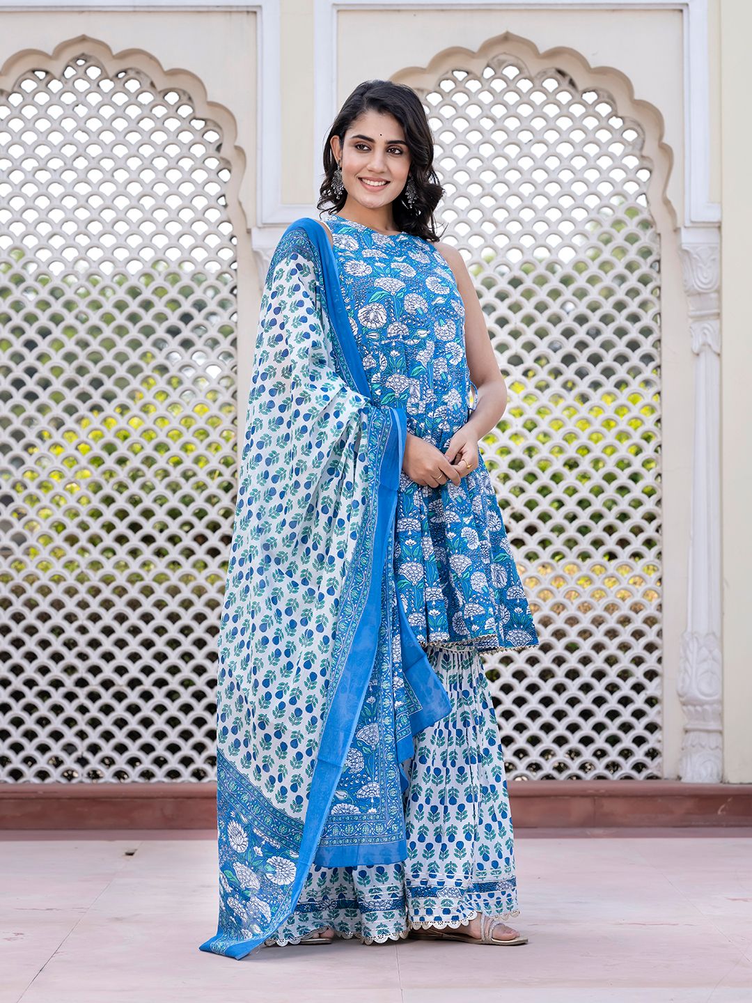 Dhiyona KL Women Floral Printed Regular Pure Cotton Kurta with Palazzos & With Dupatta