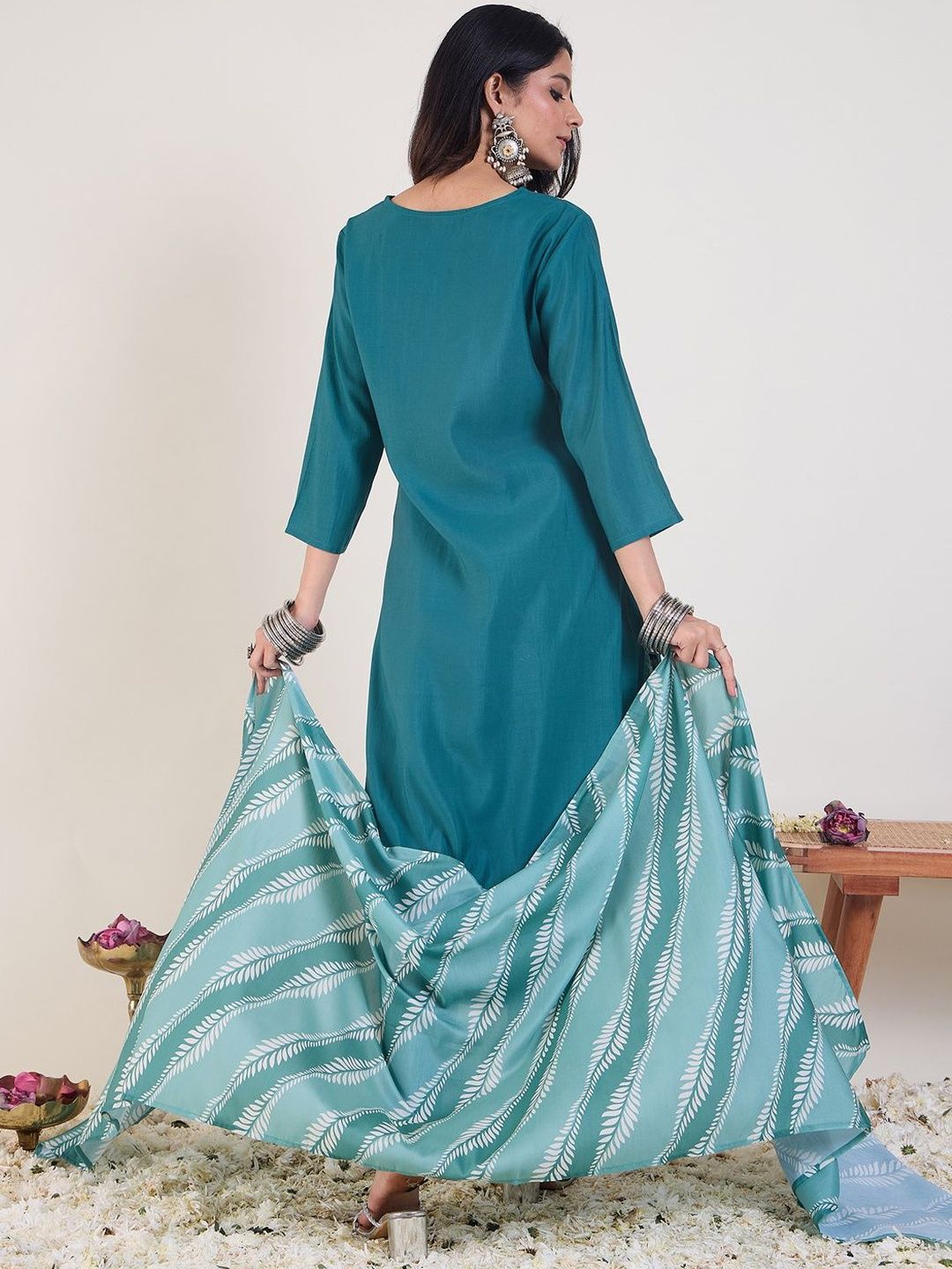 Ethnic Motifs Embroidered Thread Work Kurta with Trousers & With Dupatta