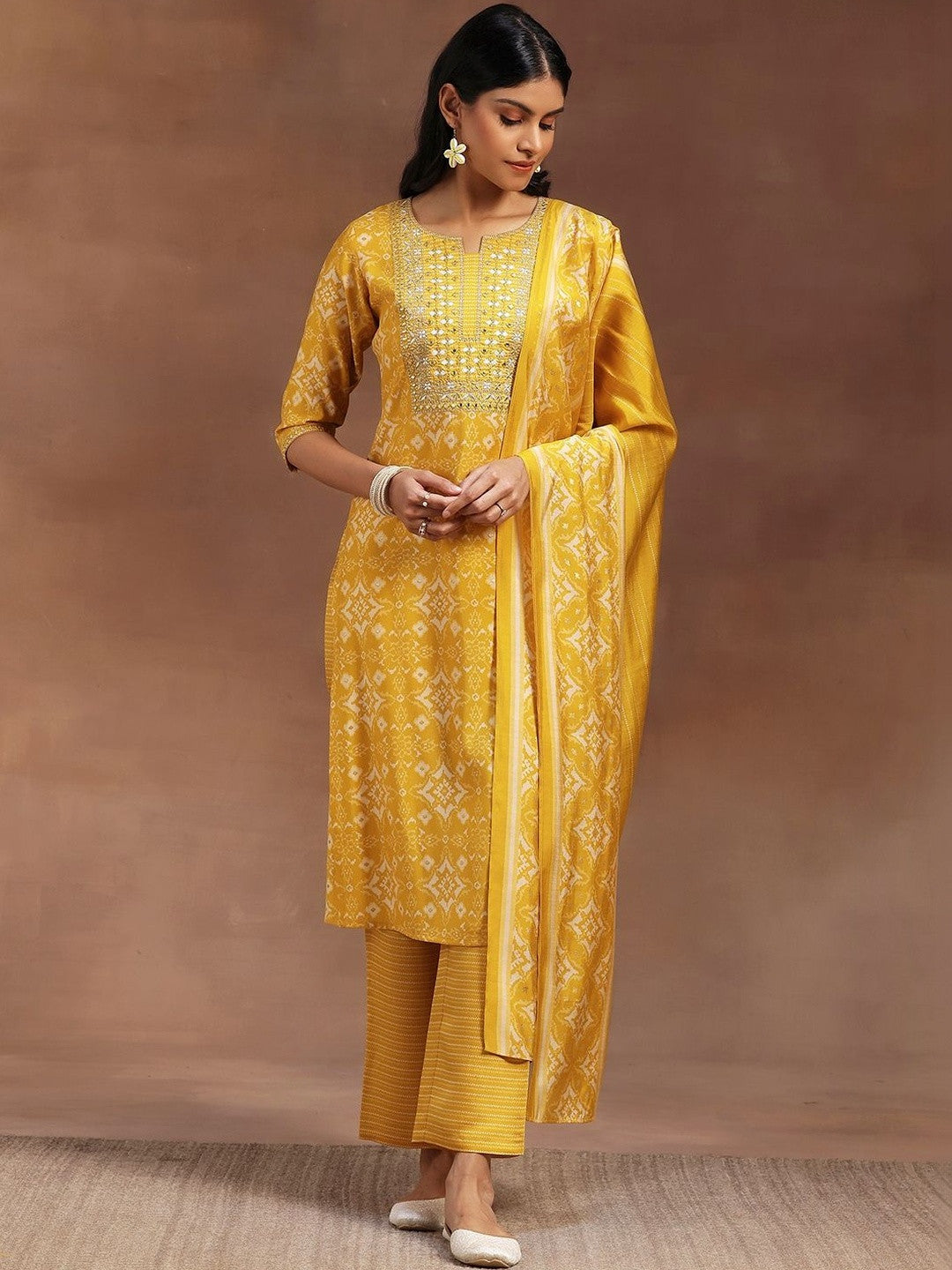 Women Ethnic Motifs Printed Regular Mirror Work Kurta with Trousers & With Dupatta