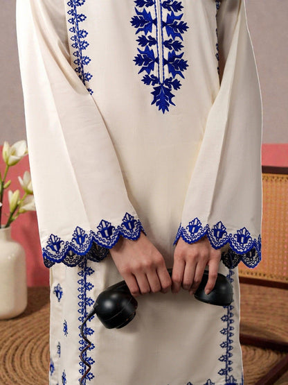 Women Ethnic Motifs Embroidered Regular Thread Work Chanderi Silk Kurta with Trousers