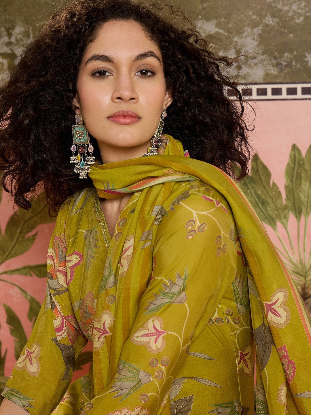 Printed Round Neck Kurta & Trousers With Dupatta