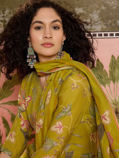 Printed Round Neck Kurta & Trousers With Dupatta