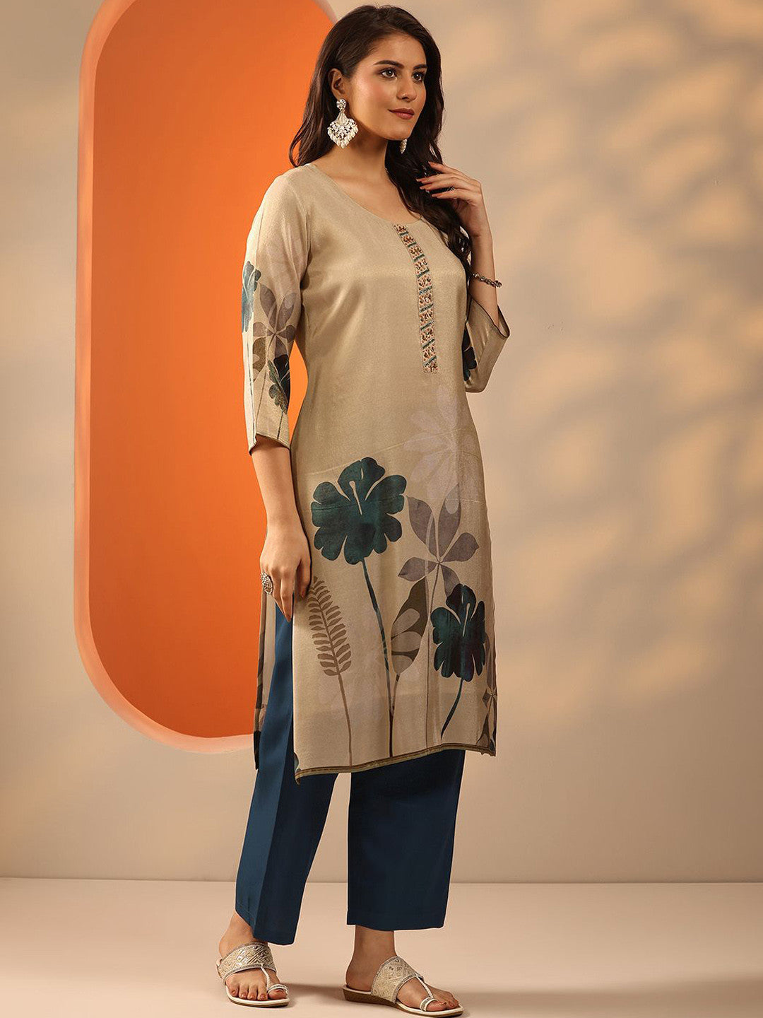 Women Floral Printed Kurta with Trouser & Dupatta