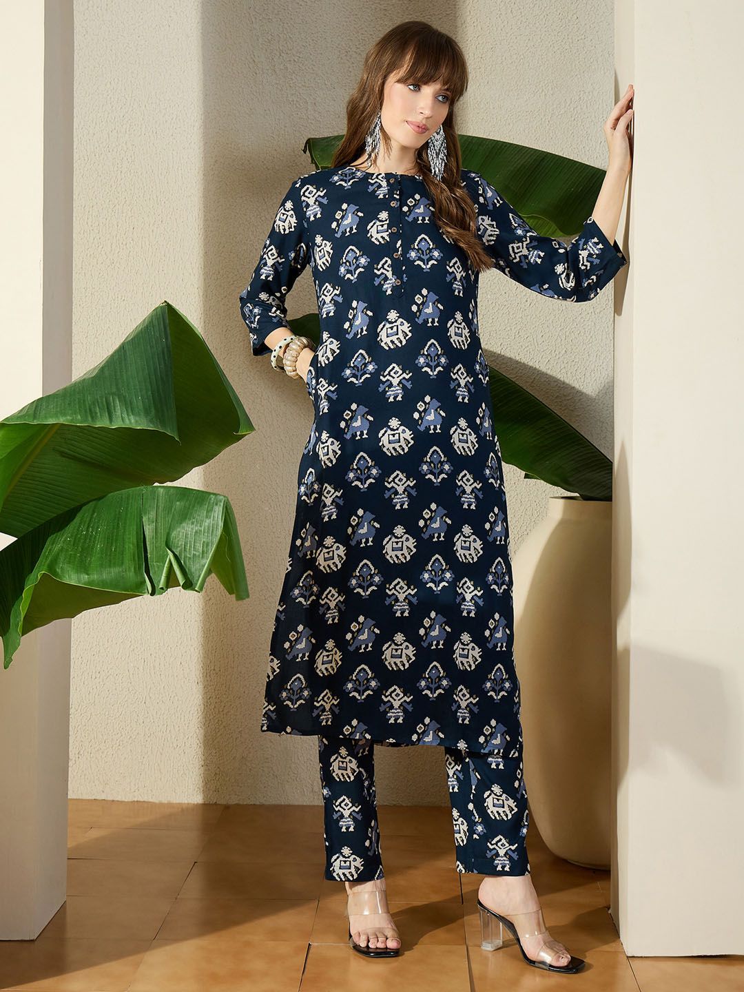 Women Ethnic Motifs Printed Regular Kurta with Trousers