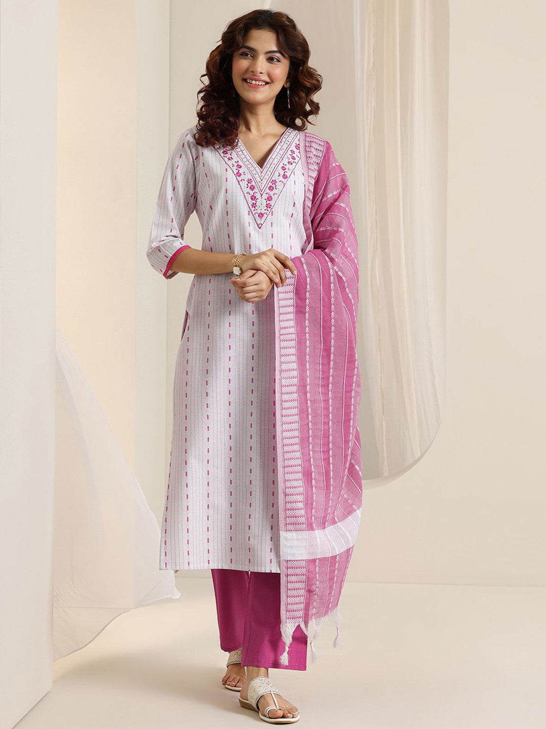 Women Ethnic Motifs Printed Kurta with Trousers & Dupatta