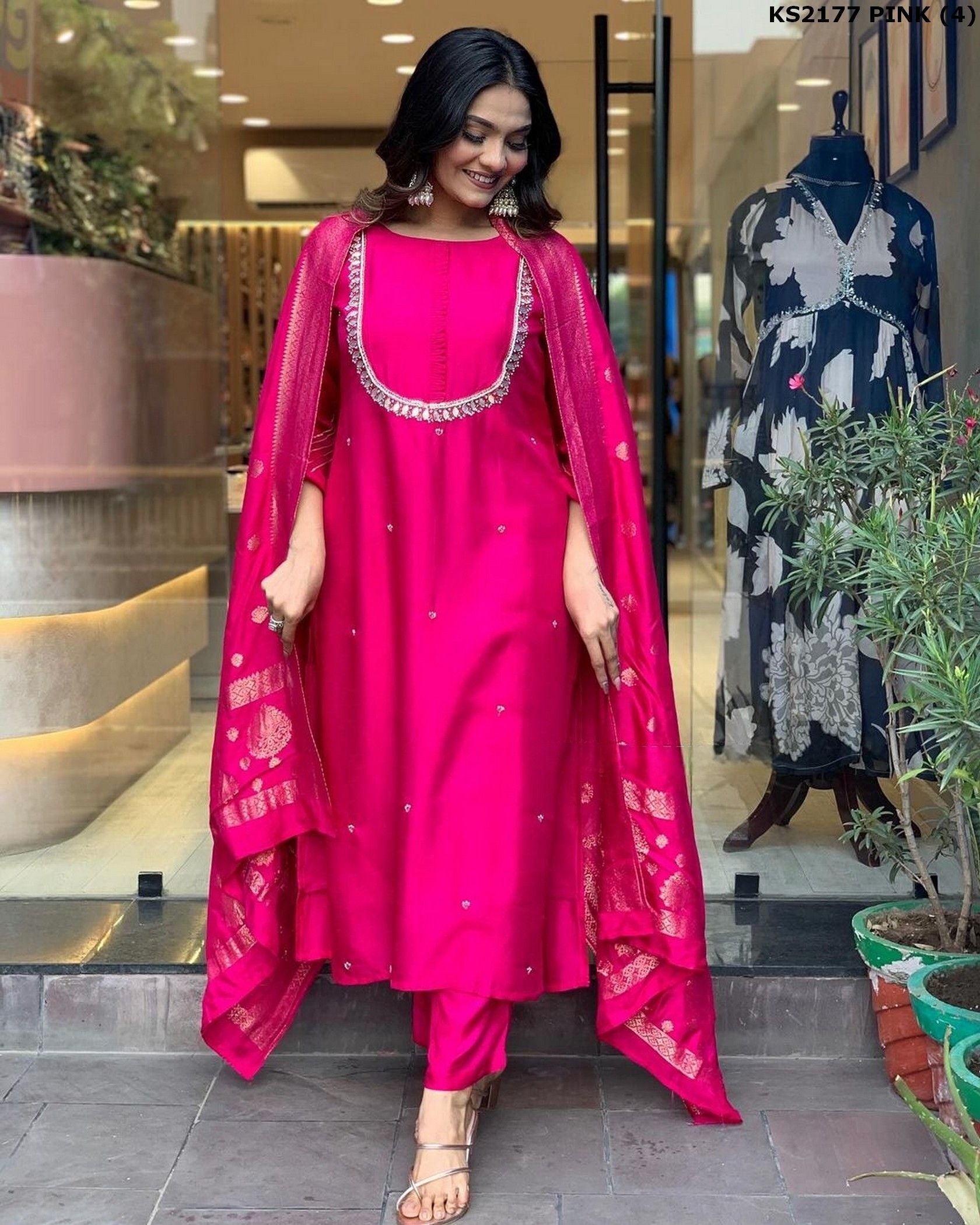 Dhiyona KL Women Regular Kurta with Palazzos & With Dupatta
