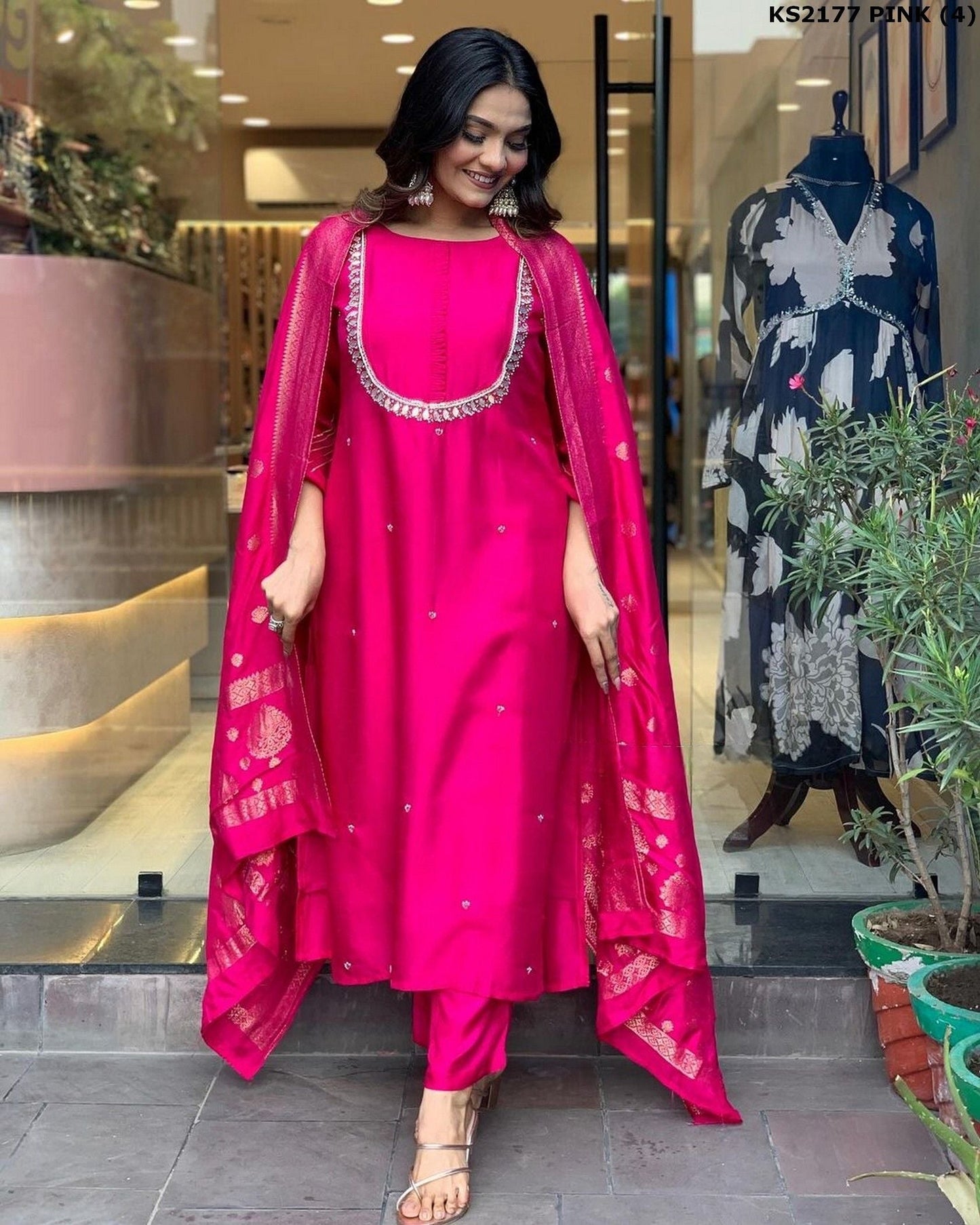 Dhiyona KL Women Regular Kurta with Palazzos & With Dupatta