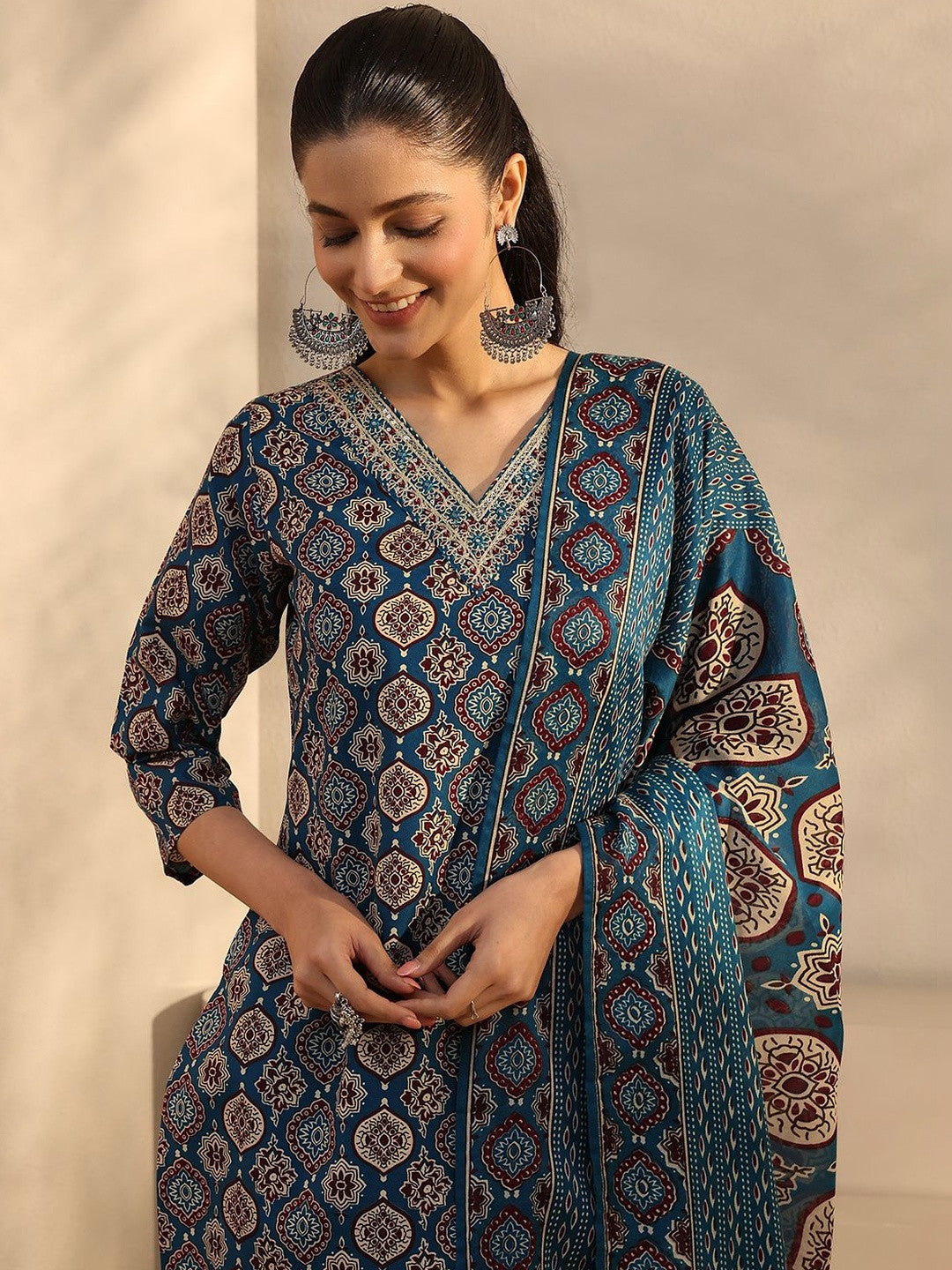 Women Ethnic Motifs Printed Regular Thread Work Kurta with Trousers & With Dupatta