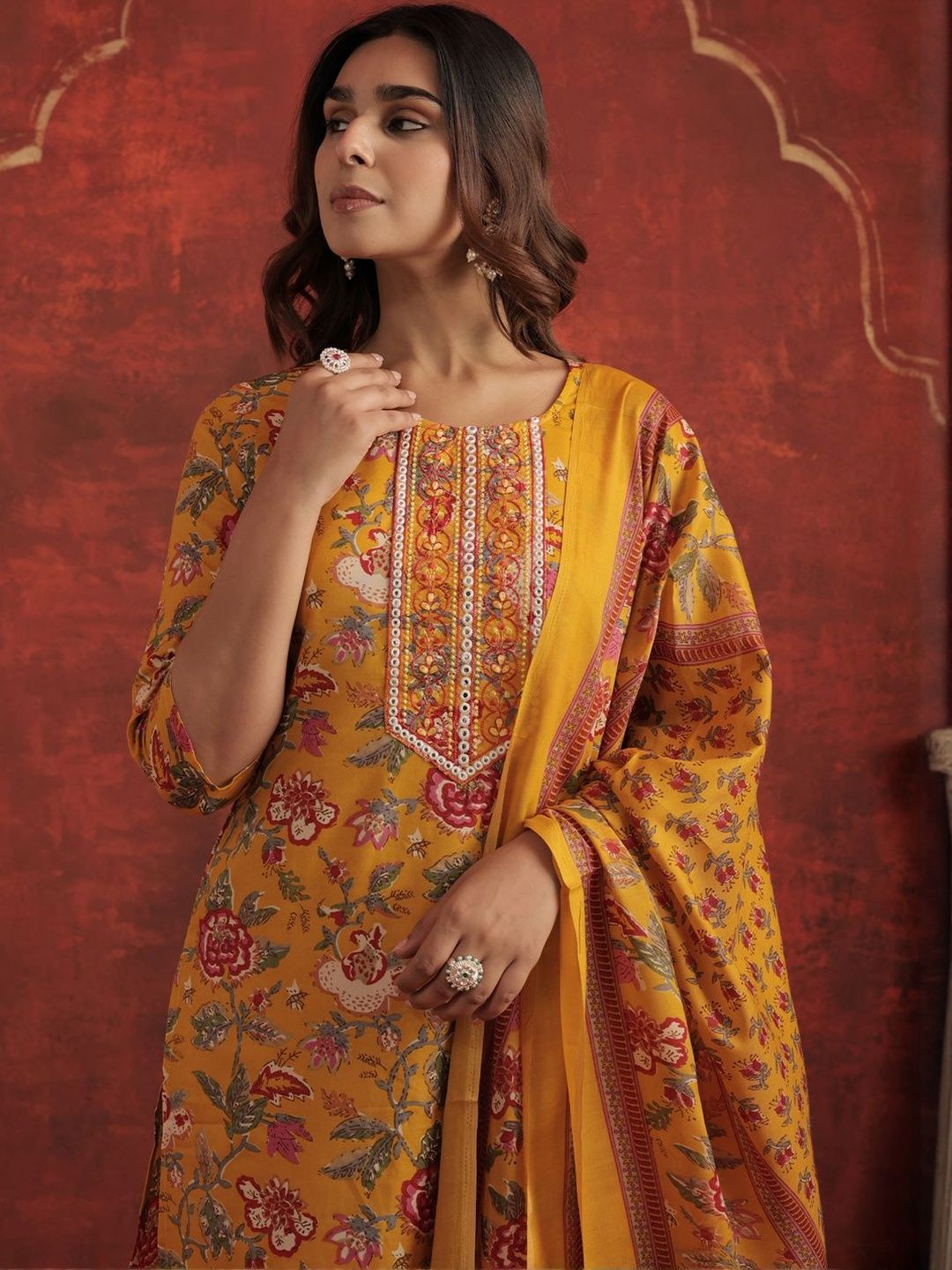 Dhiyona IE Women Floral Printed Kurta with Trousers & Dupatta