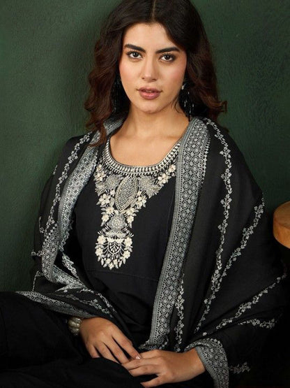 Women Floral Embroidered Kurta with Trousers & Dupatta
