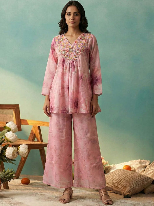 Dhiyona CH Women Floral Printed Empire Thread Work Kurta with Palazzos