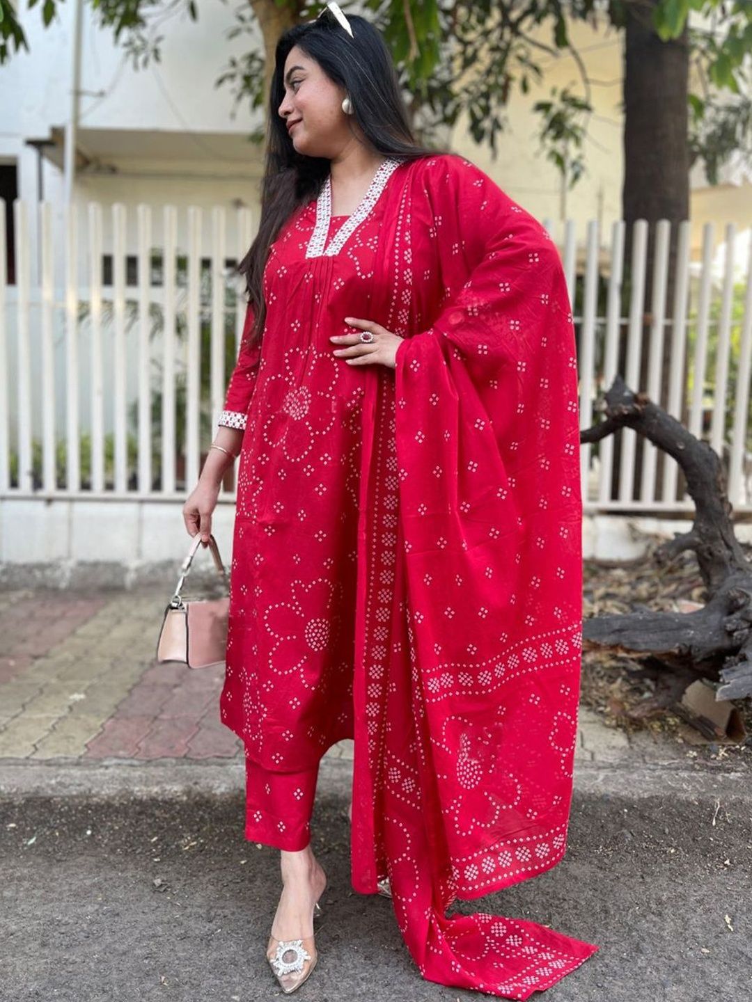 Dhiyona KL Women Ethnic Motifs Printed Regular Kurta with Trousers & With Dupatta