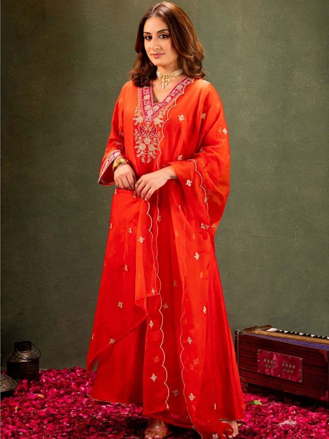 Dhiyona KL Women Ethnic Motifs Embroidered Regular Thread Work Chanderi Silk Kurta with Palazzos & With Dupatta