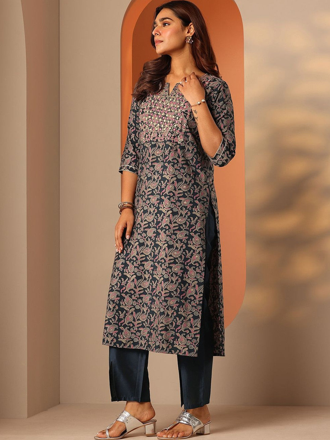 Women Ethnic Motifs Printed Regular Thread Work Kurta with Trousers