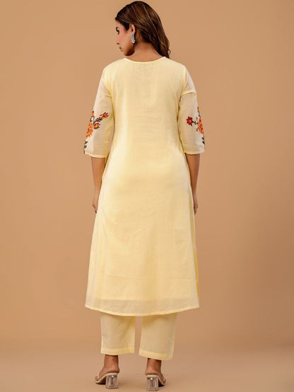 Women Floral Printed Pleated Pure Cotton Kurta with Trousers