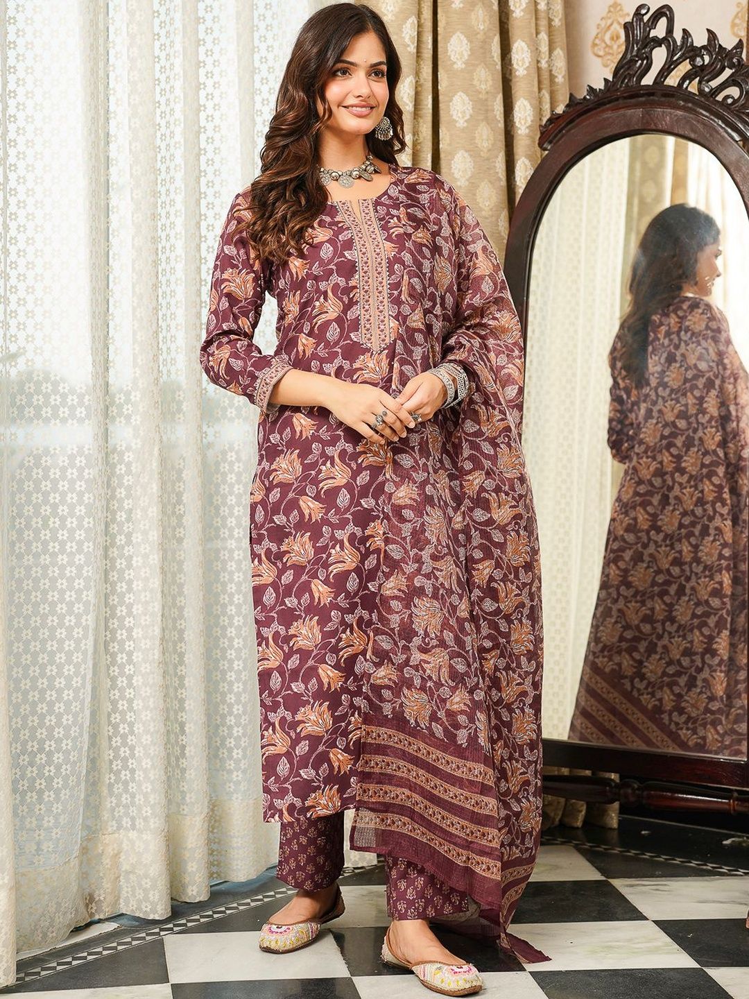 Dhiyona KL Women Floral Printed Regular Thread Work Kurta with Trousers & Dupatta