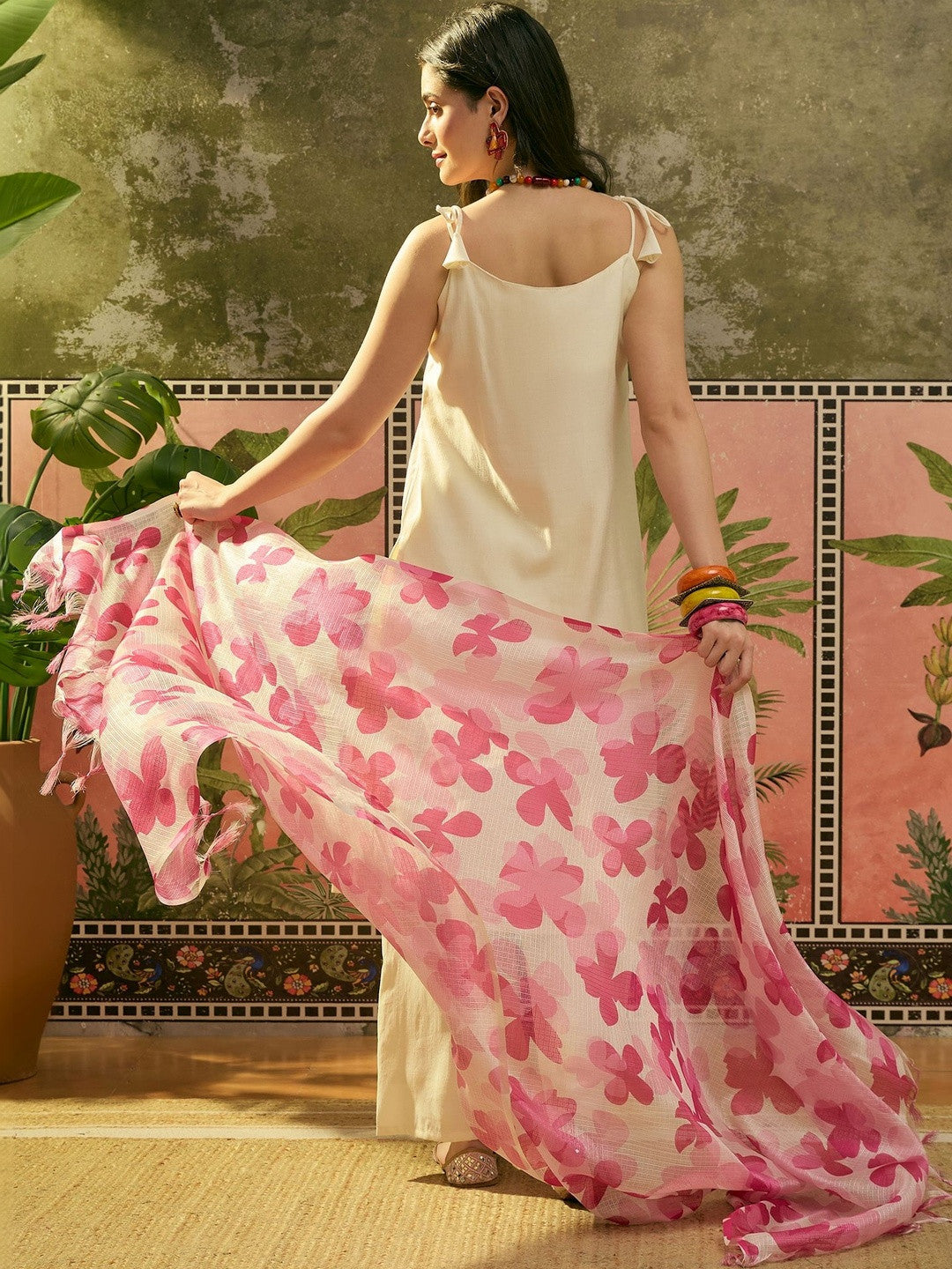 Embroidered Round Neck Kurta Trousers & Dupatta