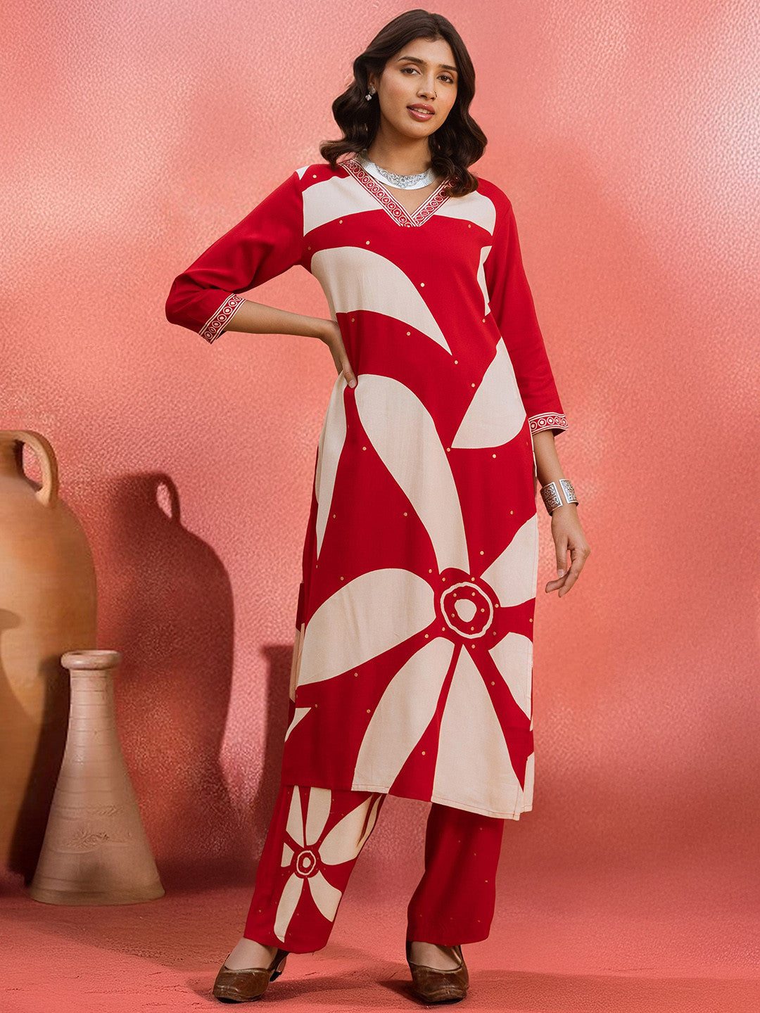 Women Floral Printed Kurta with Trousers