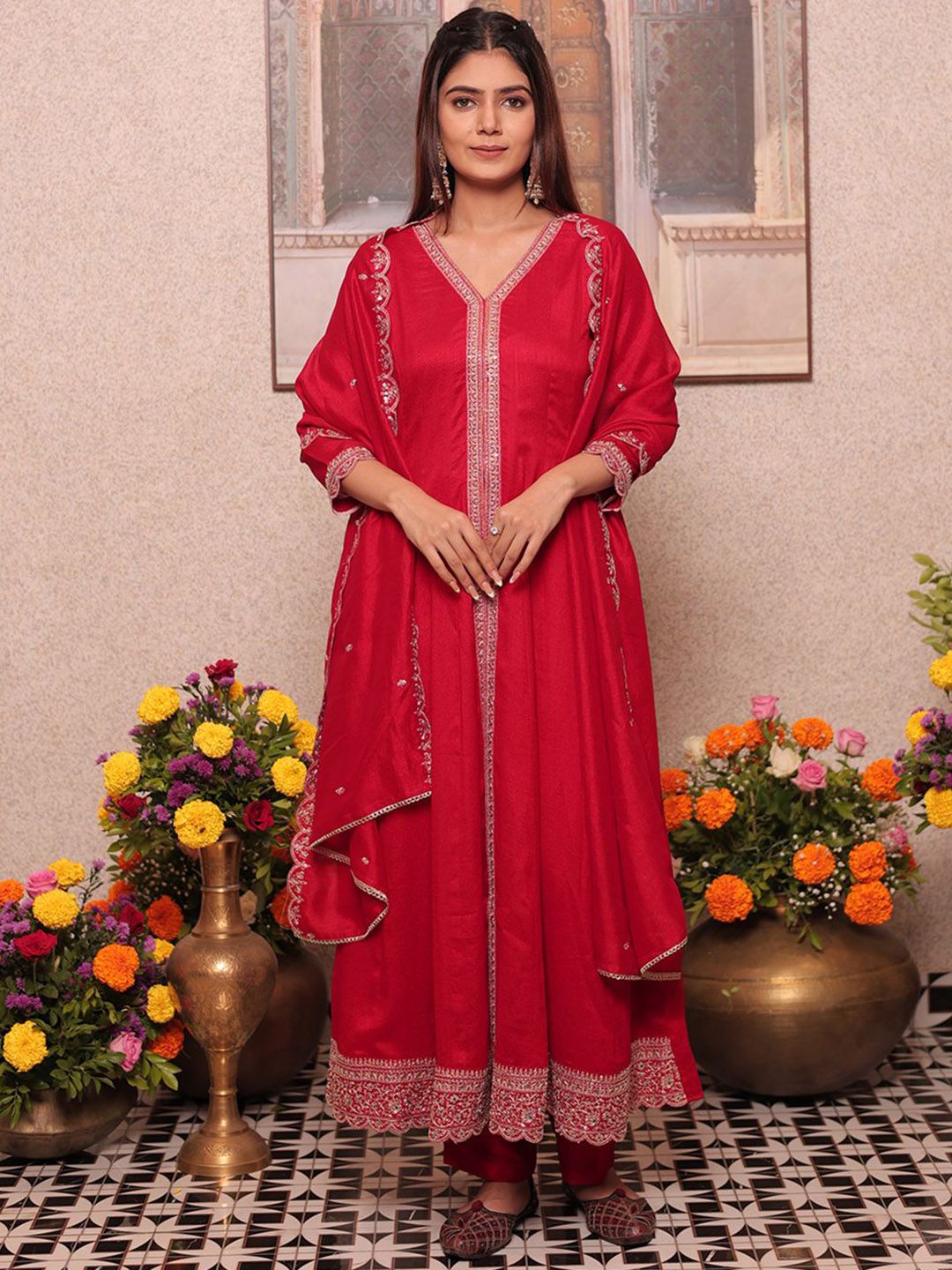 Dhiyona CH Women Ethnic Motifs Embroidered Regular Sequinned Kurta Set With Dupatta