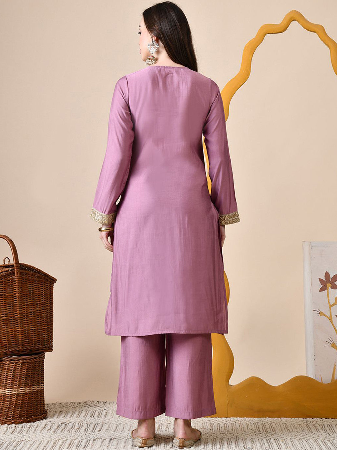 Women Embroidered Kurta with Trouser