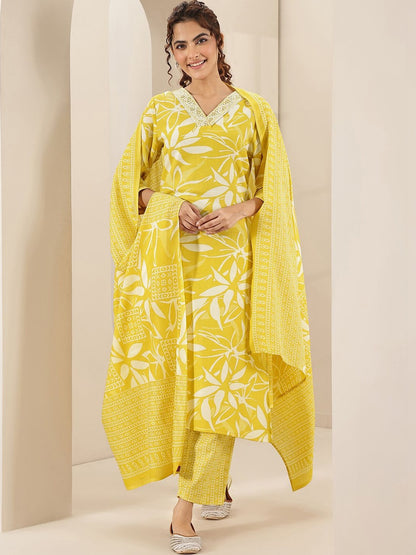 Women Floral Printed Regular Thread Work Kurta with Trousers & With Dupatta