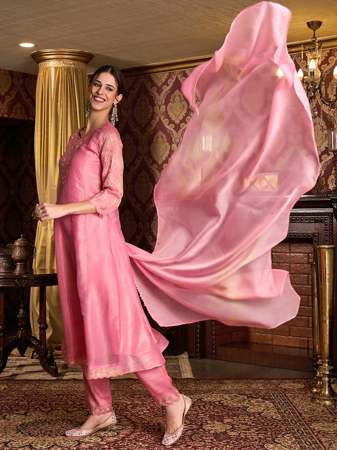 Dhiyona CH Women Floral Thread Embroidered Sequinned Kurta with Trousers & Dupatta