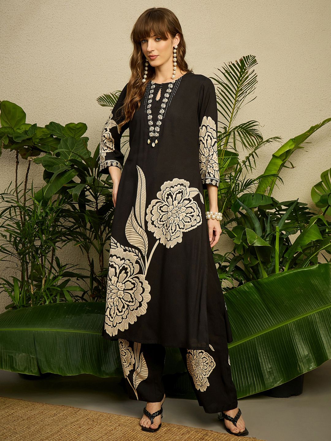 Dhiyona IE Women Black Floral Printed Pure Cotton Regular Sequinned Co-Ords