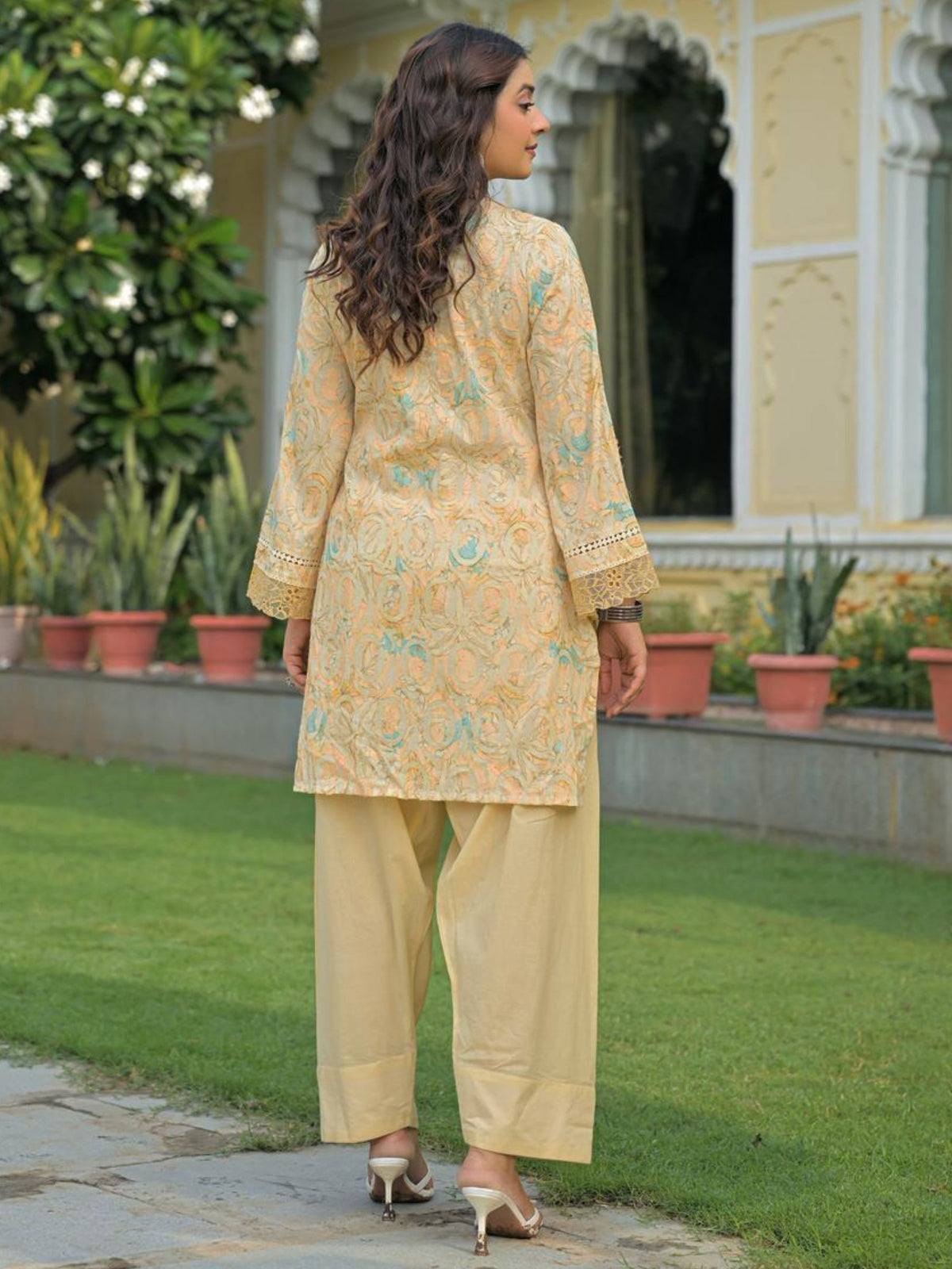 Dagdai Flax Embroidery Cotton Suit Set