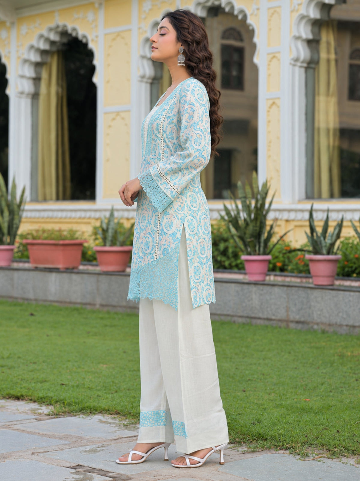 Dagdai Yin Embroidery Cotton Suit Set
