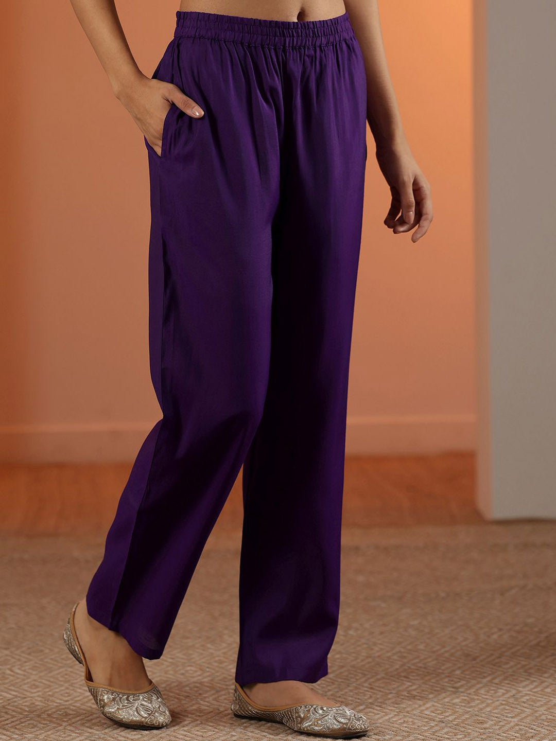 Women Ethnic Motifs Embroidered Kurta with Trousers