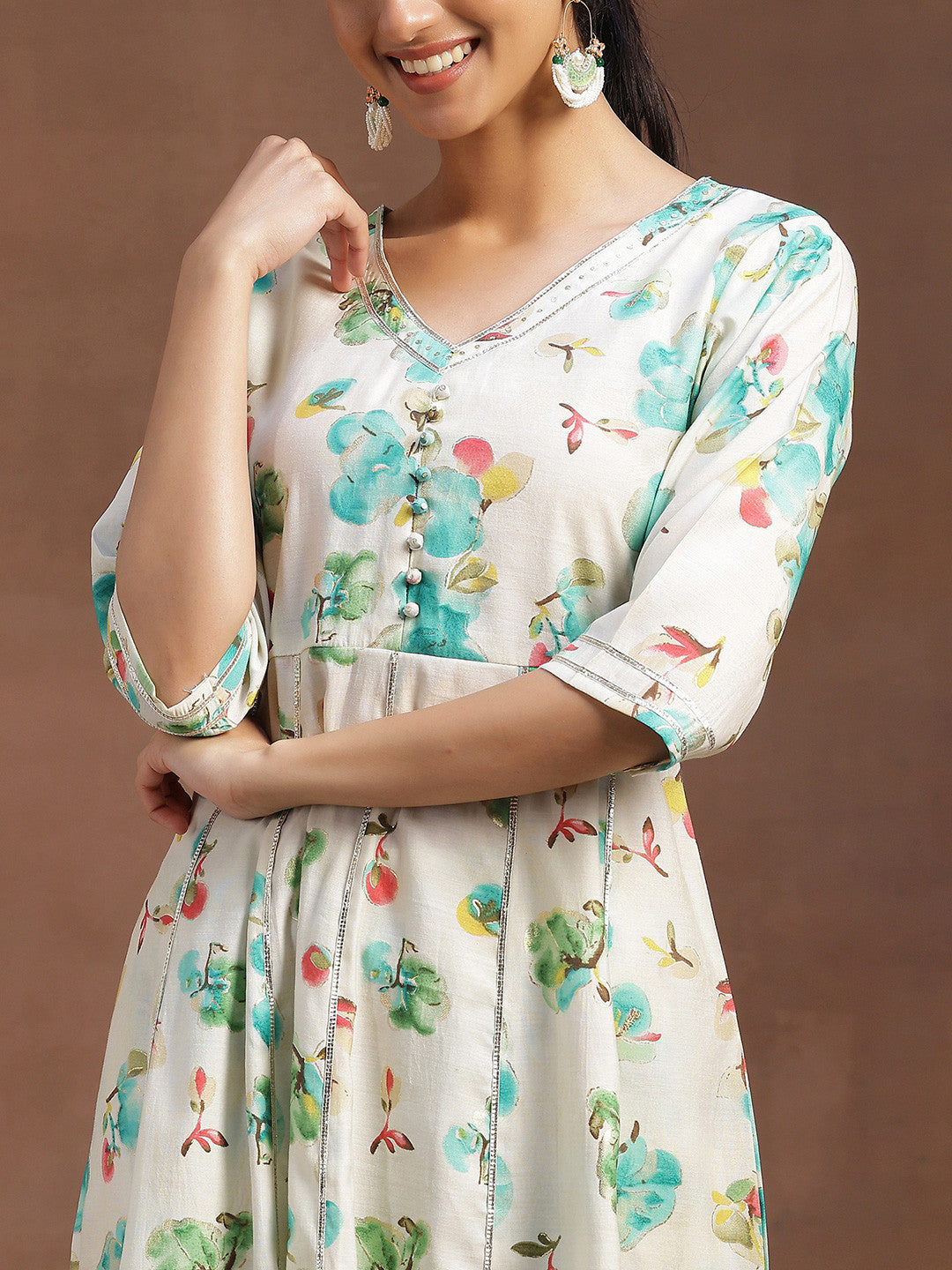 Women Floral Printed Panelled Kurta with Trousers