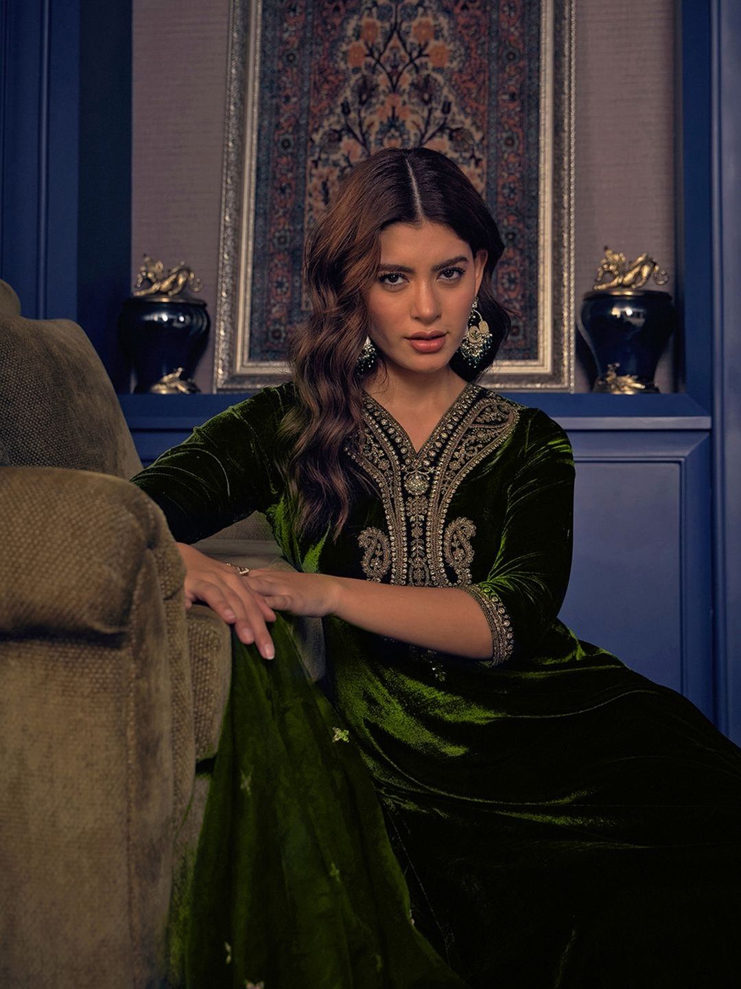 Dhiyona CH Women Ethnic Motifs Embroidered Regular Velvet Kurta with Trousers & With Dupatta
